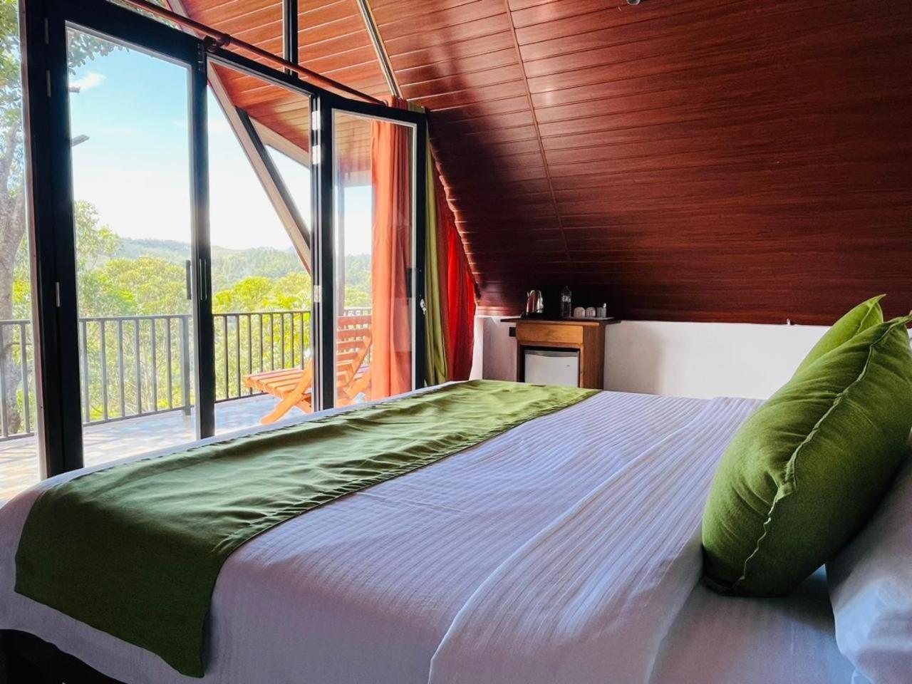 Cloudy Hill Cottage Ella Kamer foto