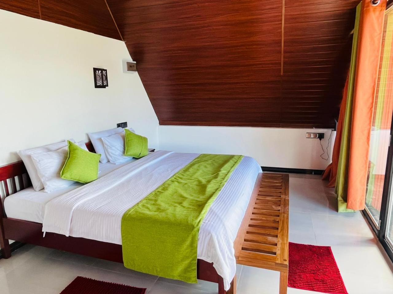 Cloudy Hill Cottage Ella Kamer foto